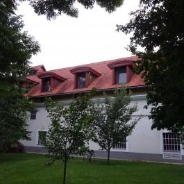 Hotel Szarvaskút Zirc - Külső kép