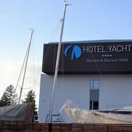 Hotel Yacht Wellness & Business Siófok - Külső kép