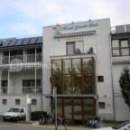 Hotel Yacht Wellness & Business Siófok - Külső kép