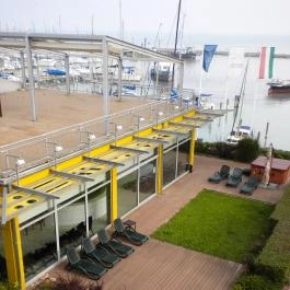 Hotel Yacht Wellness & Business Siófok - Medence/kert