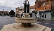 Hűség kútja Sopron - Külső kép