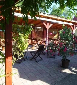 Hydra Terasz & Kikötő