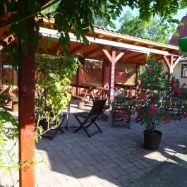 Hydra Terasz & Kikötő, Sződliget - Külső kép