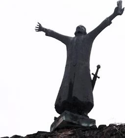 I. Géza király szobra