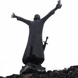 I. Géza király szobra Vác - Egyéb