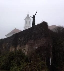 I. Géza király szobra