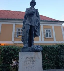 id. Lendvay Márton szobra