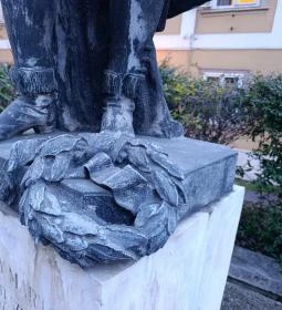 id. Lendvay Márton szobra