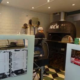 IGEN Pizza - Madách Imre út Budapest - Belső