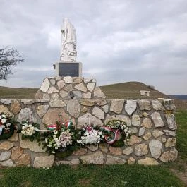 II. világháborús emlékmű, Csákberény - Külső kép
