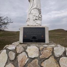 II. világháborús emlékmű, Csákberény - Külső kép