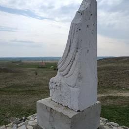 II. világháborús emlékmű, Csákberény - Külső kép