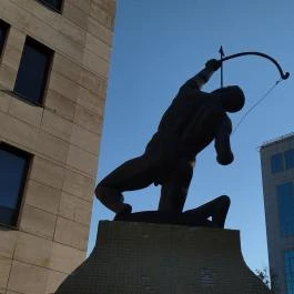 Ijász fiú szobra Budapest - Egyéb