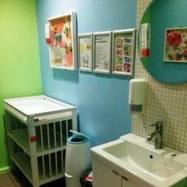 IKEA Budapest Étterem, Budapest - Mosdó