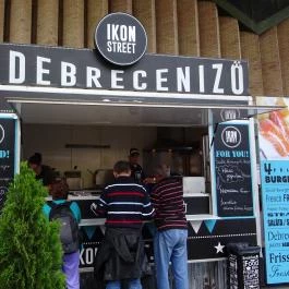 IKON Street Debrecen - Külső kép