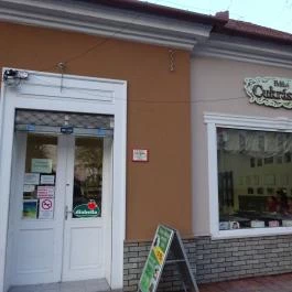 Ildikó Cukrászda Szarvas - Külső kép