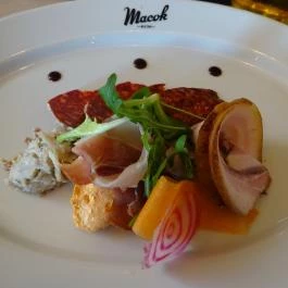 Macok Bisztró és Borbár Eger - Étel/ital