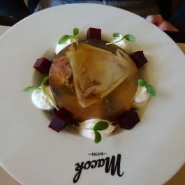 Macok Bisztró és Borbár Eger - Étel/ital