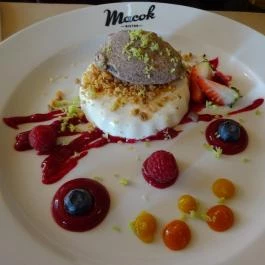 Macok Bisztró és Borbár Eger - Étel/ital