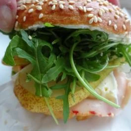 INEZ Bagel Shop Budapest - Étel/ital