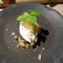 Innio Wine Bar Budapest - Étel/ital