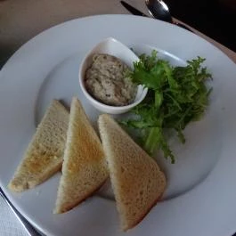 Input Bar & Bistro Budapest - Étel/ital