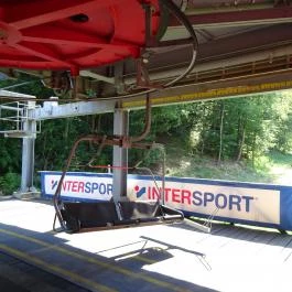 Holle Anyó Hüttéje, Eplény - Külső kép