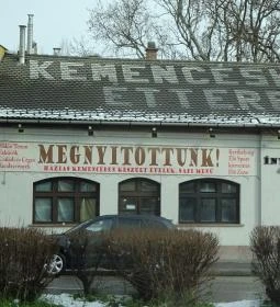 Ínyenc Kert Étterem & Kávéház