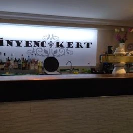 Ínyenc Kert Étterem & Kávéház Budapest - Belső