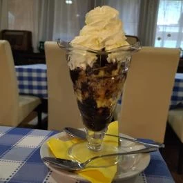 Ínyenc Kert Étterem & Kávéház Budapest - Étel/ital