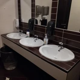 Ínyenc Kert Étterem & Kávéház Budapest - Mosdó