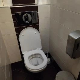 Ínyenc Kert Étterem & Kávéház Budapest - Mosdó