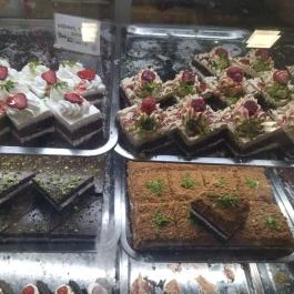 Iran Cukrászda Budapest - Étel/ital