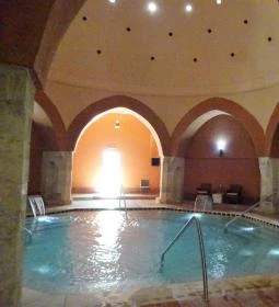 Irgalmasok Veli Bej Fürdője