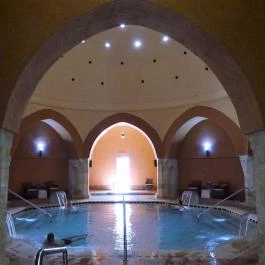 Irgalmasok Veli Bej Fürdője Budapest - Egyéb