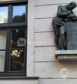 Irinyi János-emlékmű