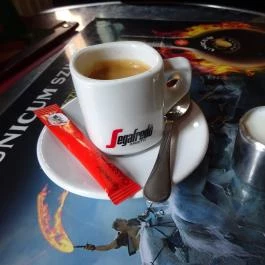 Isolabella Café & Pub Budapest - Étel/ital