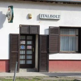 Italbolt Biatorbágy - Külső kép