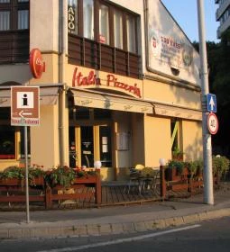 Italia Pizzeria & Étterem