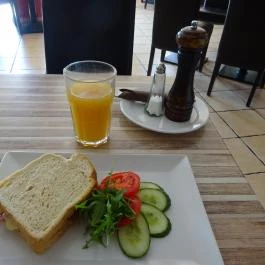 Itt Vagyok Café & Grill Budapest - Étel/ital