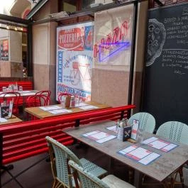 Jamie's Pizzeria - Gozsdu Udvar Budapest - Belső