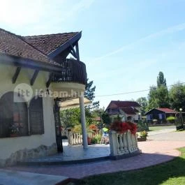 Zsanett Hotel Balatonkeresztúr - Külső kép