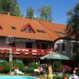 Zsanett Hotel Balatonkeresztúr - Külső kép