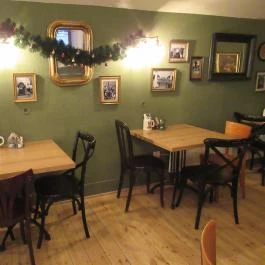 Jaromír a Templomhoz Budapest - Belső