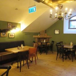 Jaromír a Templomhoz Budapest - Belső