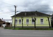 Jávor Cukrászda & Fagyizó Dabas