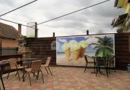 Jávor Cukrászda & Fagyizó Dabas