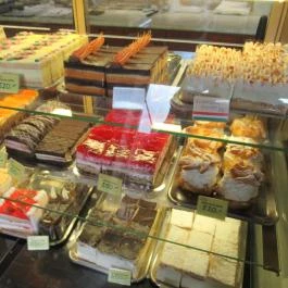 Jávor Cukrászda & Fagyizó Dabas - Étel/ital