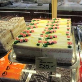 Jávor Cukrászda & Fagyizó Dabas - Étel/ital