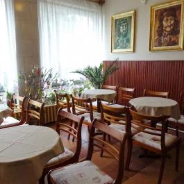 Jenei Kávéház & Cukrászda Vértesszőlős - Belső